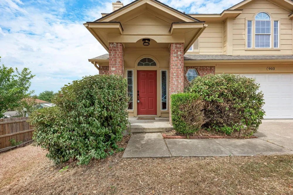 903 Estate Drive Hutto, TX 78634