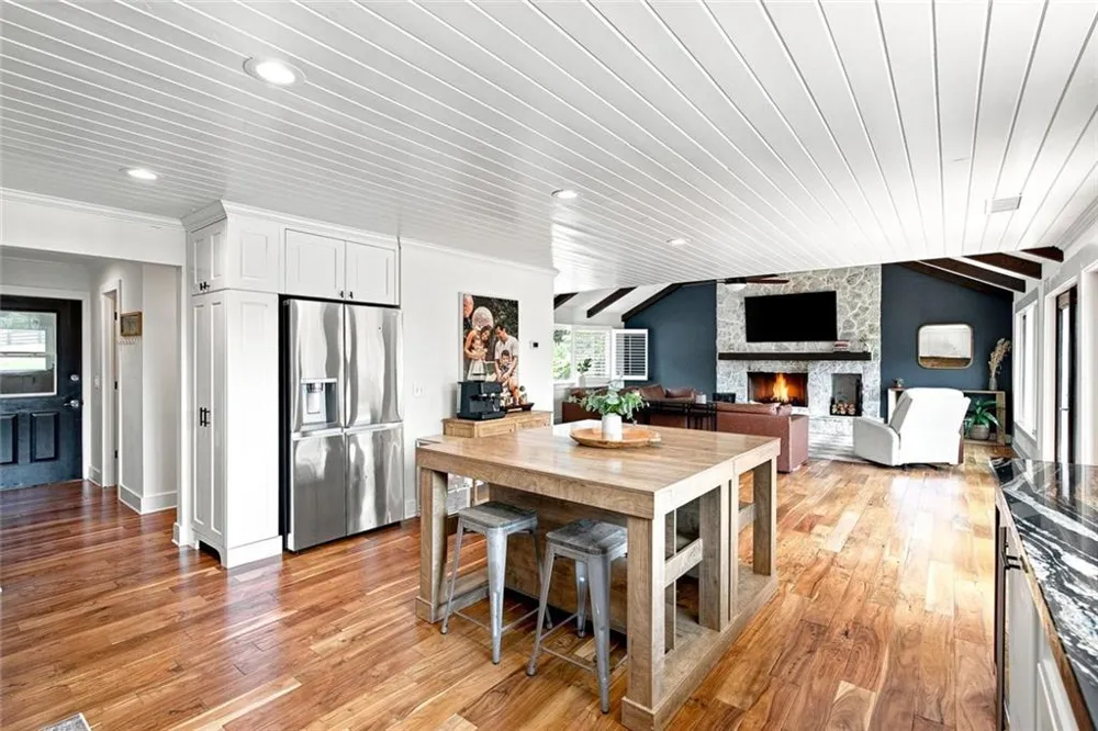 8915 Bay Lane Gainesville, GA 30506
