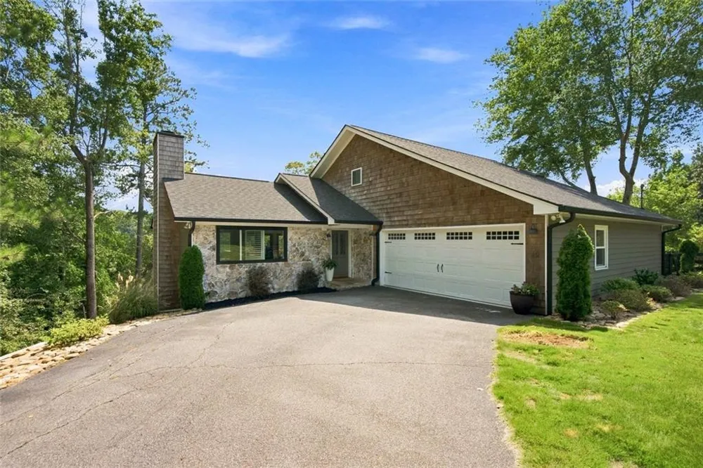 8915 Bay Lane Gainesville, GA 30506