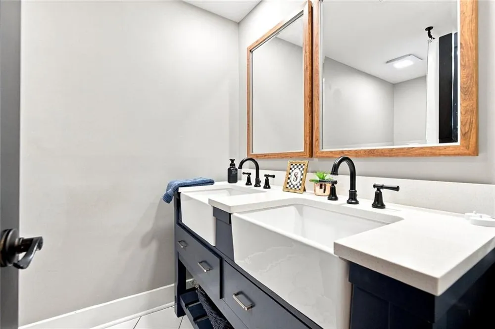 8915 Bay Lane Gainesville, GA 30506