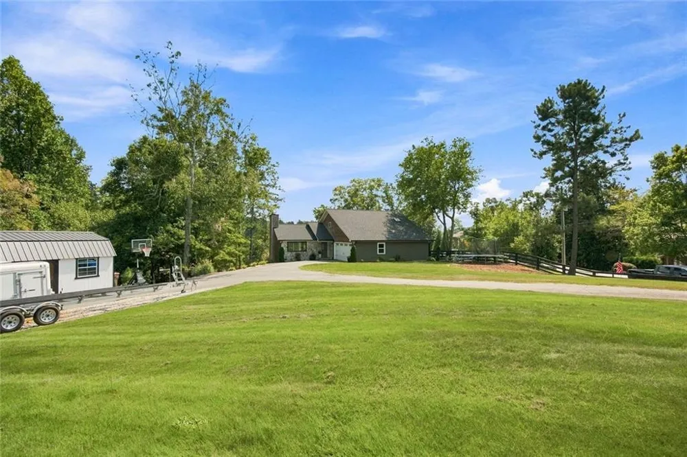 8915 Bay Lane Gainesville, GA 30506