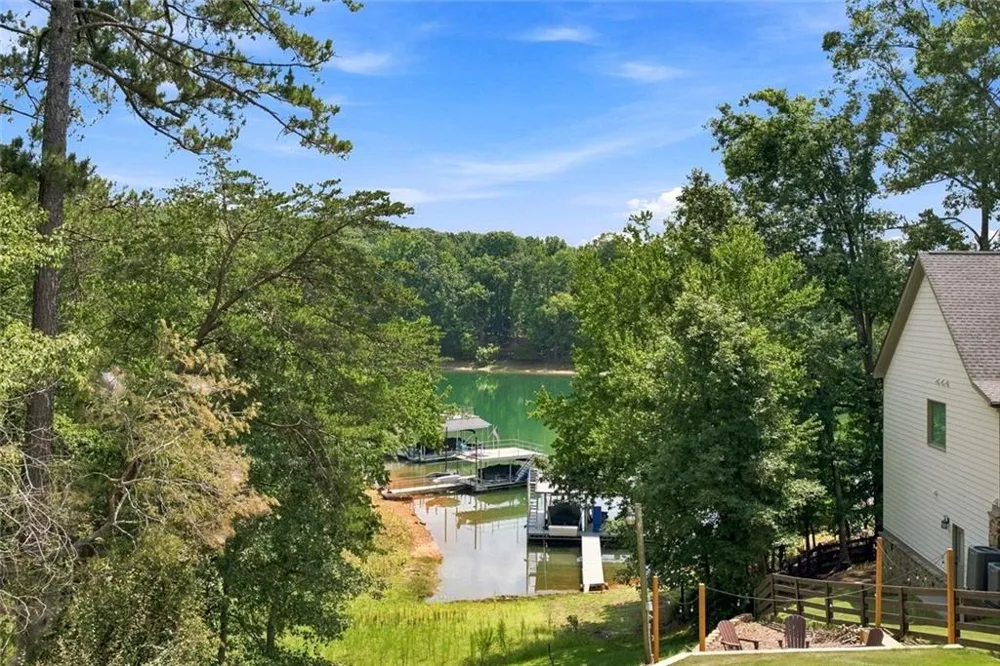 8915 Bay Lane Gainesville, GA 30506