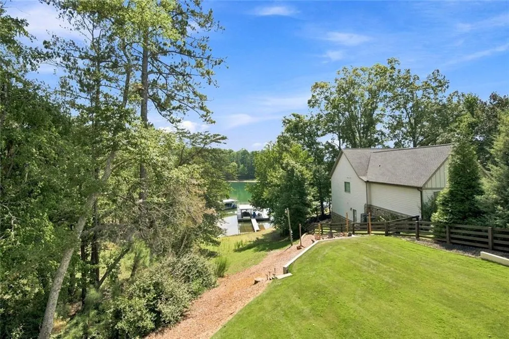 8915 Bay Lane Gainesville, GA 30506