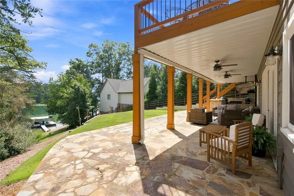 8915 Bay Lane Gainesville, GA 30506
