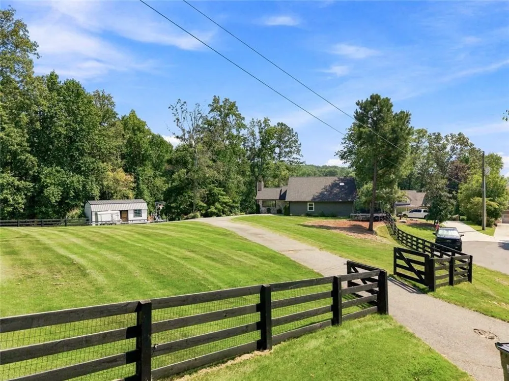 8915 Bay Lane Gainesville, GA 30506