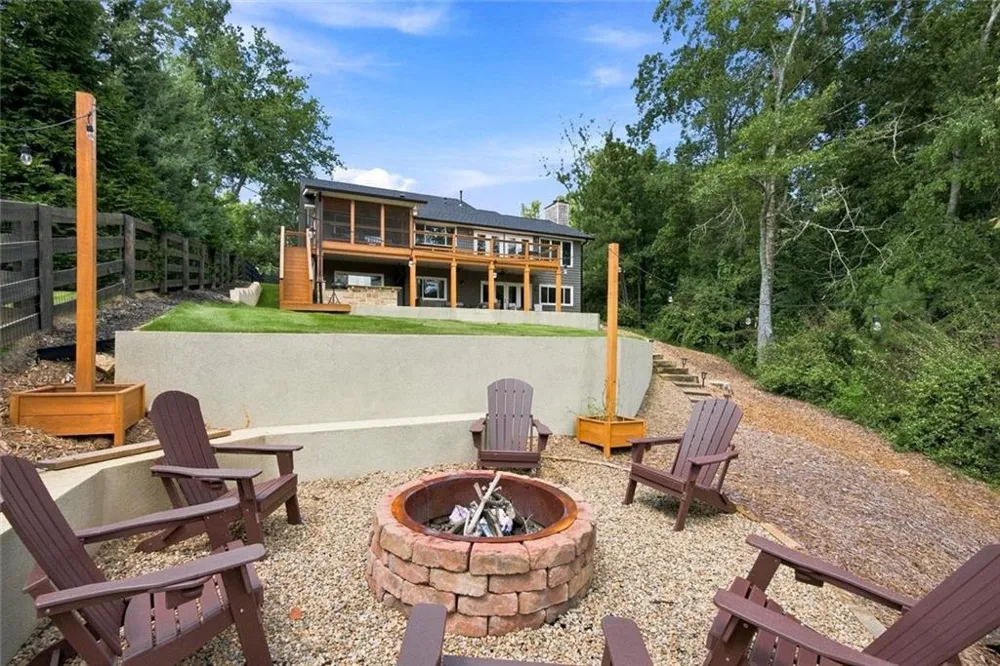 8915 Bay Lane Gainesville, GA 30506