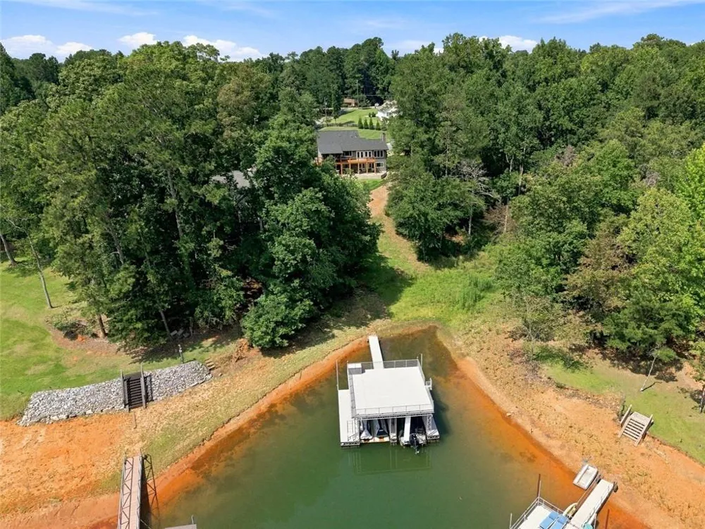 8915 Bay Lane Gainesville, GA 30506