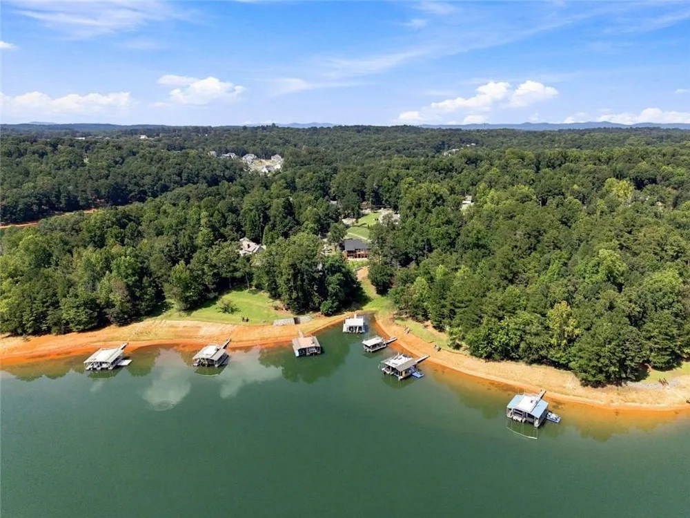 8915 Bay Lane Gainesville, GA 30506