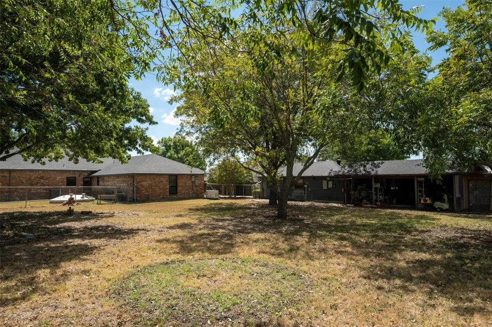 2206 Meadowview Drive Caddo Mills, TX 75135