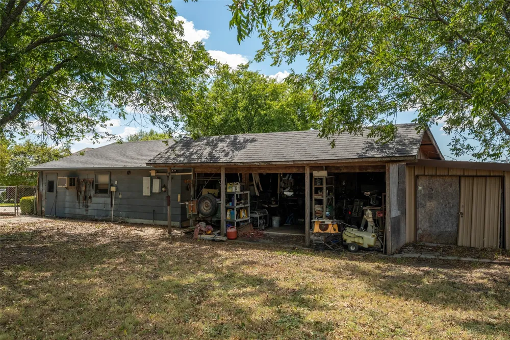 2206 Meadowview Drive Caddo Mills, TX 75135