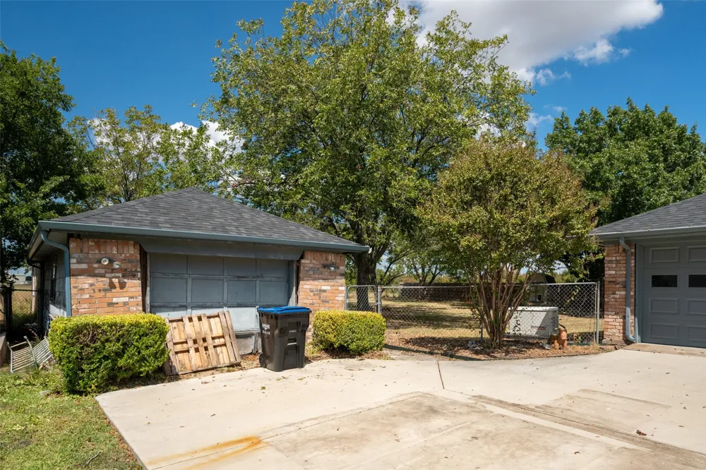 2206 Meadowview Drive Caddo Mills, TX 75135