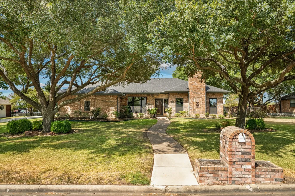 2206 Meadowview Drive Caddo Mills, TX 75135
