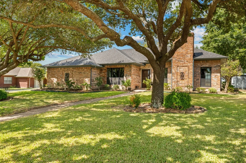 2206 Meadowview Drive Caddo Mills, TX 75135