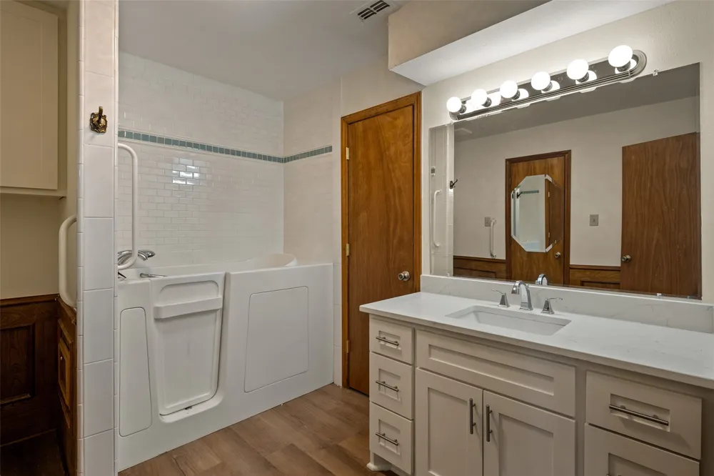 2206 Meadowview Drive Caddo Mills, TX 75135