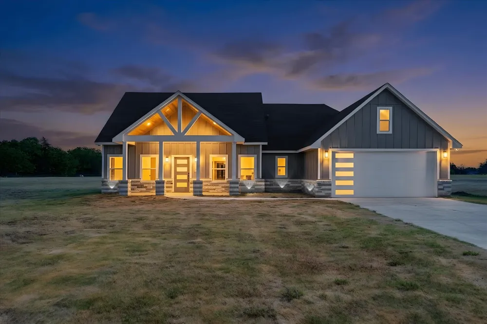 1564 County Road 4732 Cumby, TX 75433