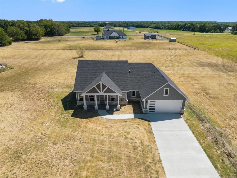 1564 County Road 4732 Cumby, TX 75433