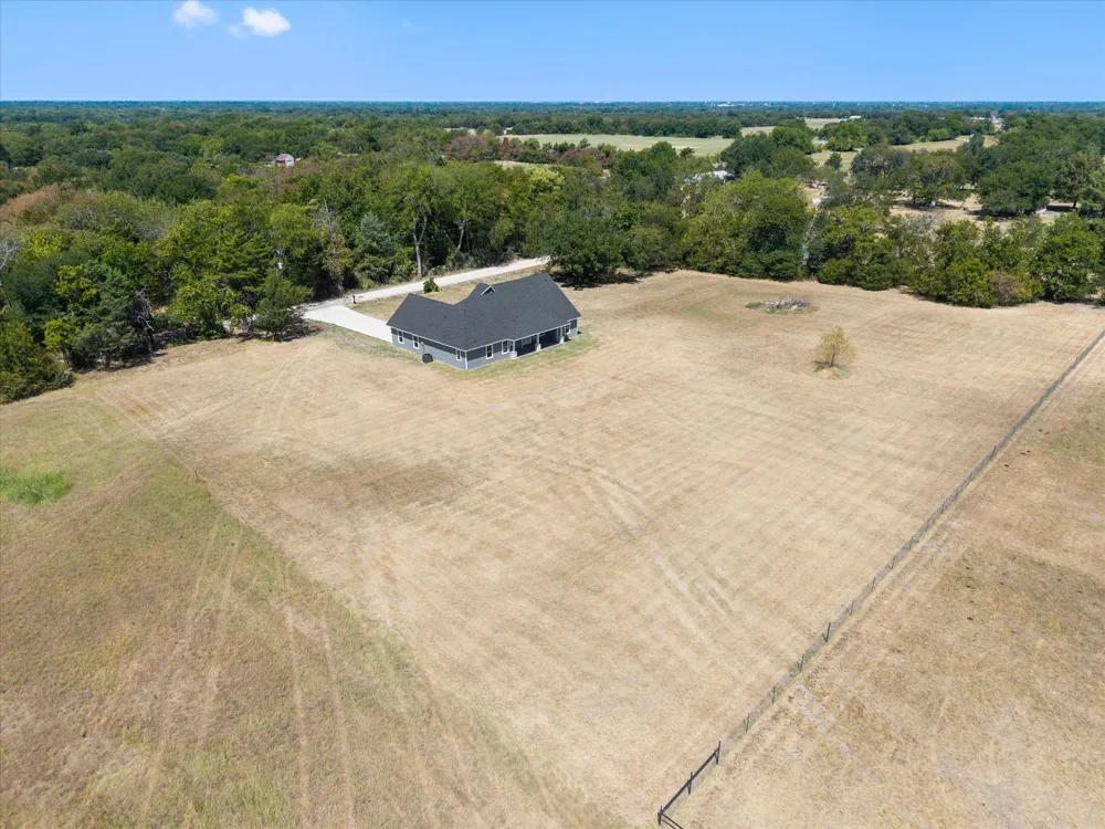 1564 County Road 4732 Cumby, TX 75433