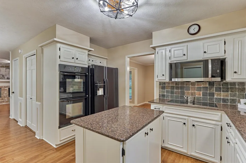 12 Thimbleberry Court The Woodlands, TX 77380