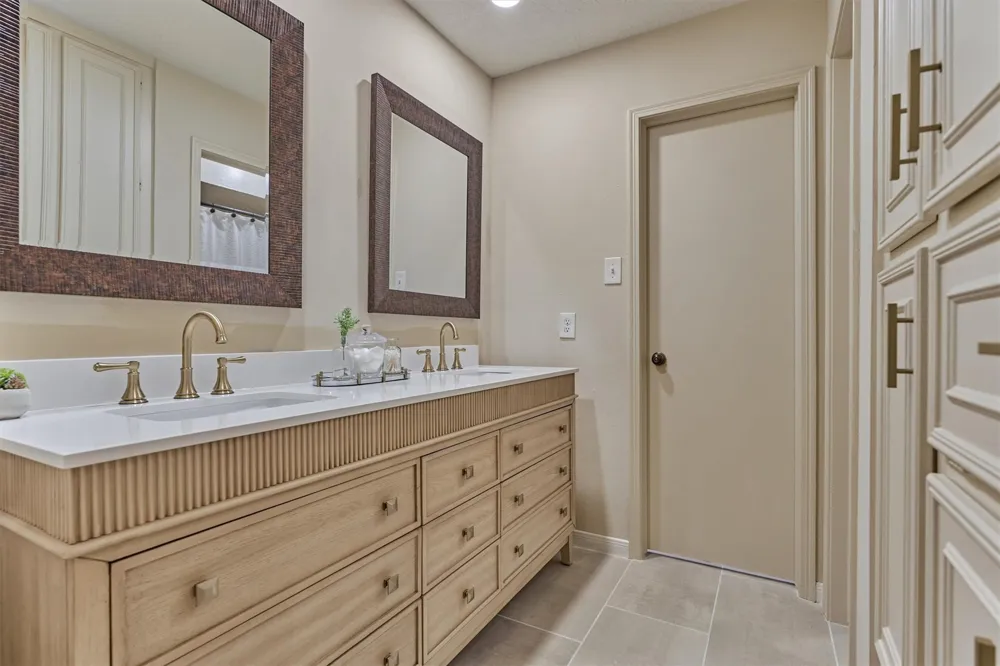12 Thimbleberry Court The Woodlands, TX 77380