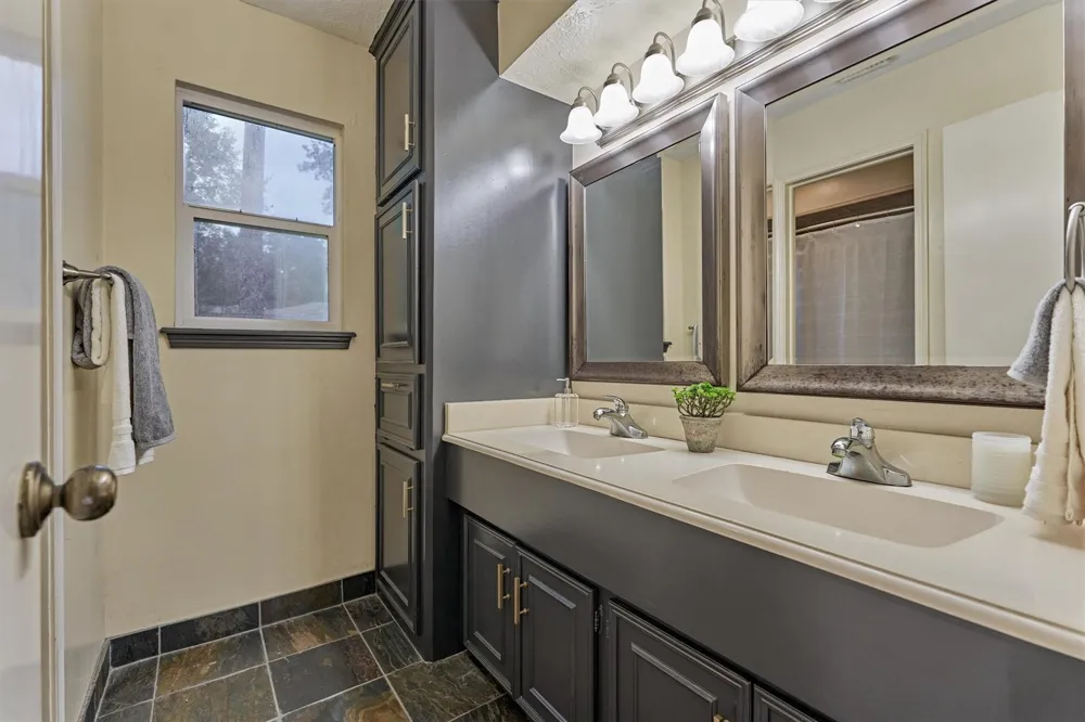 12 Thimbleberry Court The Woodlands, TX 77380