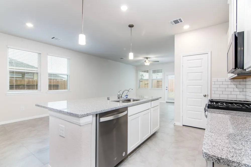 18499 Sunrise Maple Drive Conroe, TX 77316