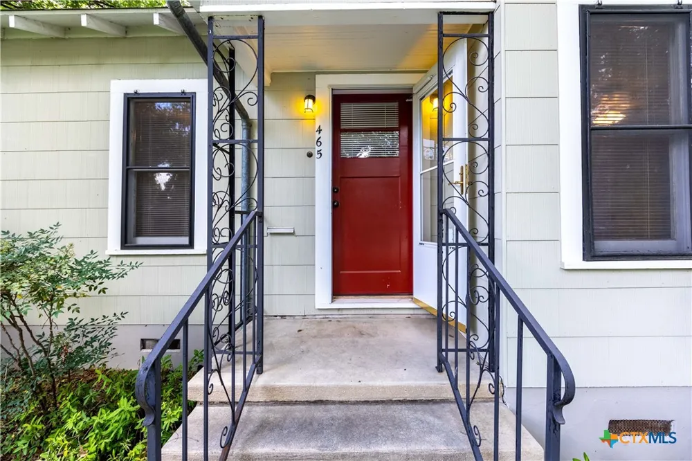 465 S Guenther Avenue New Braunfels, TX 78130