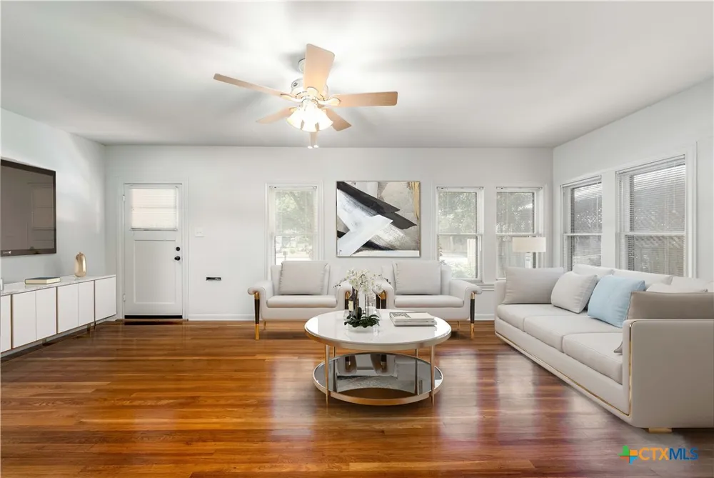 465 S Guenther Avenue New Braunfels, TX 78130