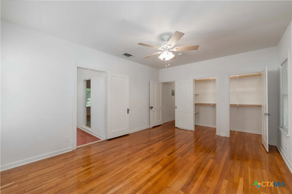465 S Guenther Avenue New Braunfels, TX 78130