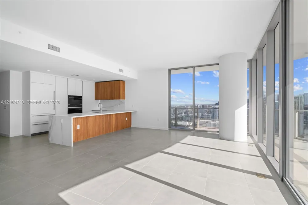 1400 biscayne blvd #4106 Miami, FL 33132