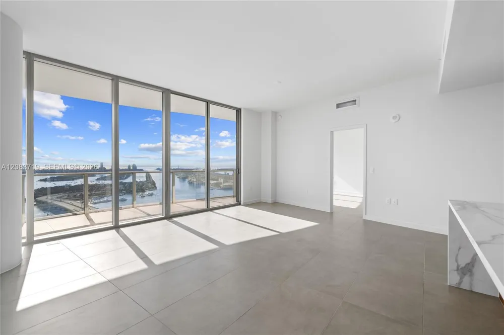 1400 biscayne blvd #4106 Miami, FL 33132