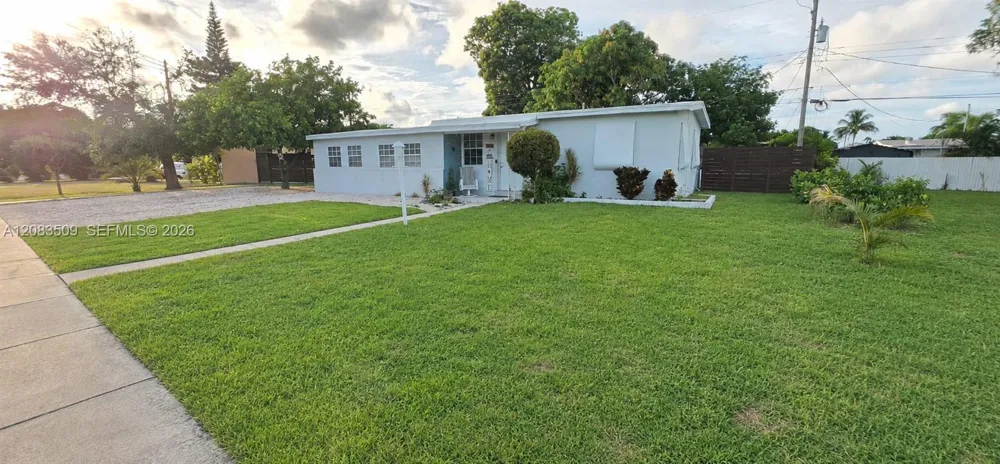 1533 NE 48TH #ST Pompano Beach, FL 33064