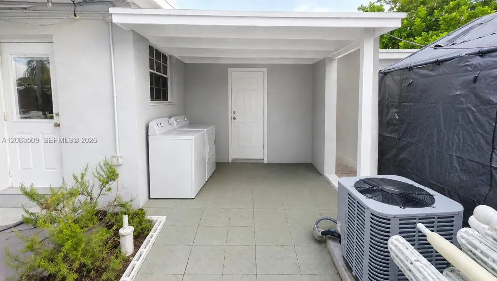 1533 NE 48TH #ST Pompano Beach, FL 33064