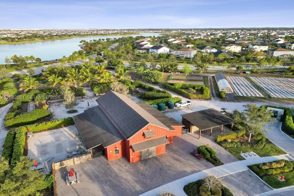 19594 Broad Shore Walk #19594 Loxahatchee, FL 33470