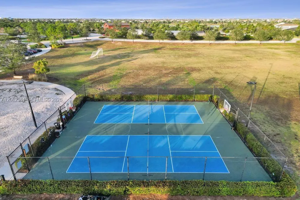 19594 Broad Shore Walk #19594 Loxahatchee, FL 33470