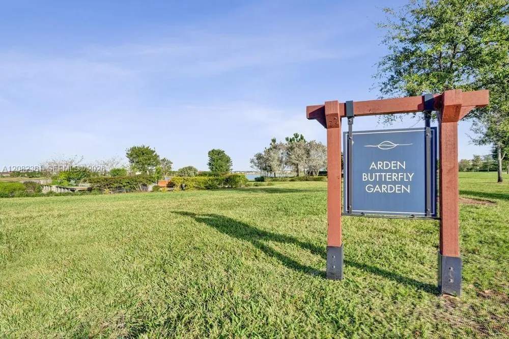 19594 Broad Shore Walk #19594 Loxahatchee, FL 33470