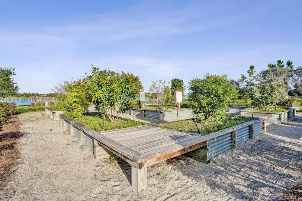 19594 Broad Shore Walk #19594 Loxahatchee, FL 33470