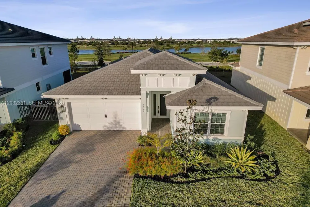 19594 Broad Shore Walk #19594 Loxahatchee, FL 33470