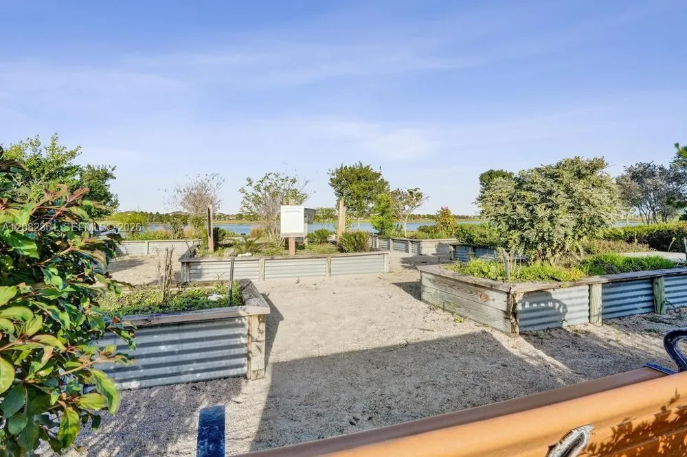 19594 Broad Shore Walk #19594 Loxahatchee, FL 33470