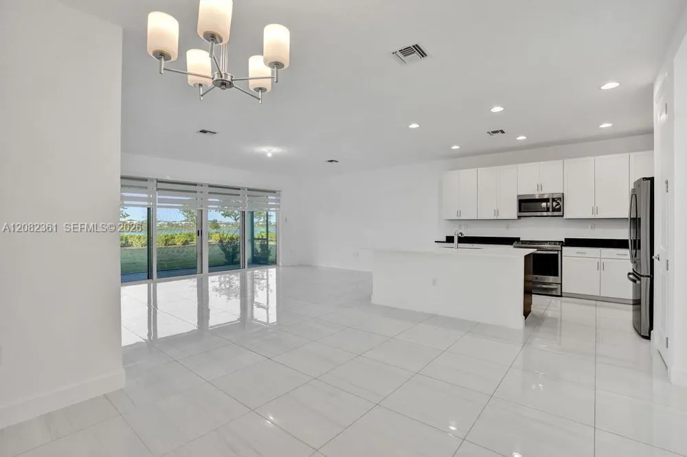 19594 Broad Shore Walk #19594 Loxahatchee, FL 33470