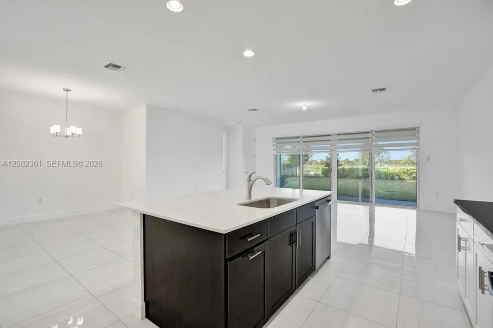 19594 Broad Shore Walk #19594 Loxahatchee, FL 33470