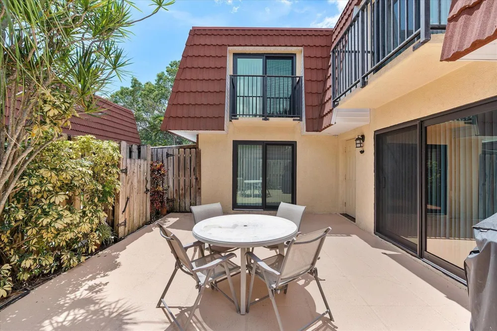 702 NW 98TH CIRCLE Plantation, FL 33324