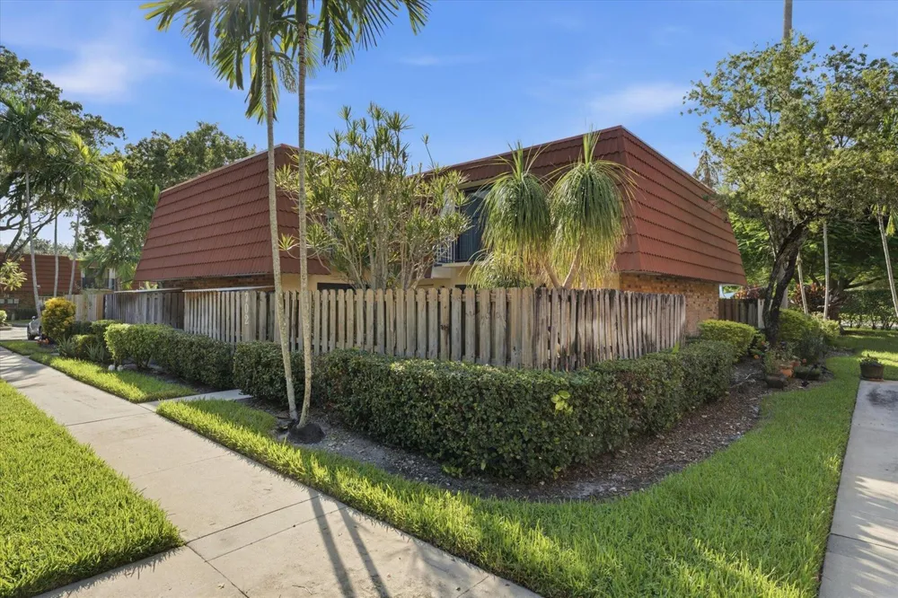 702 NW 98TH CIRCLE Plantation, FL 33324