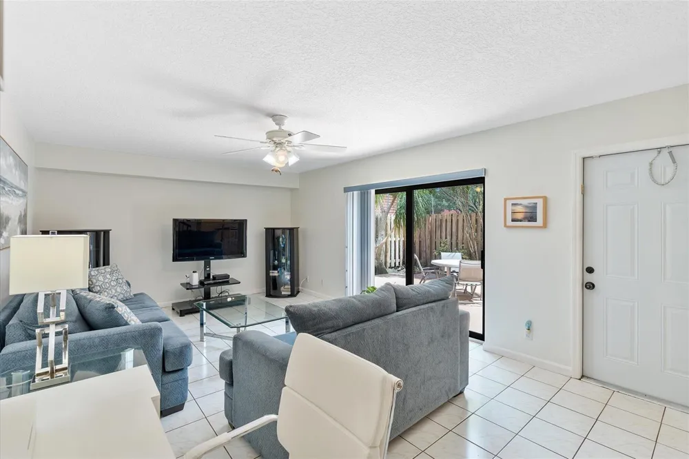 702 NW 98TH CIRCLE Plantation, FL 33324