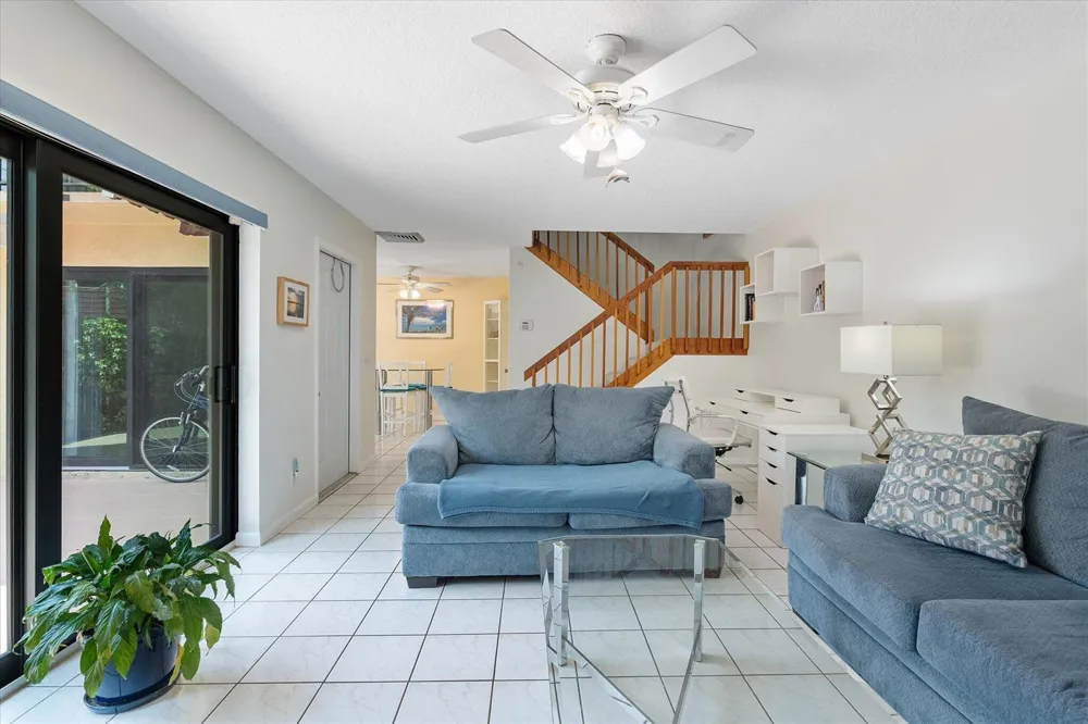 702 NW 98TH CIRCLE Plantation, FL 33324