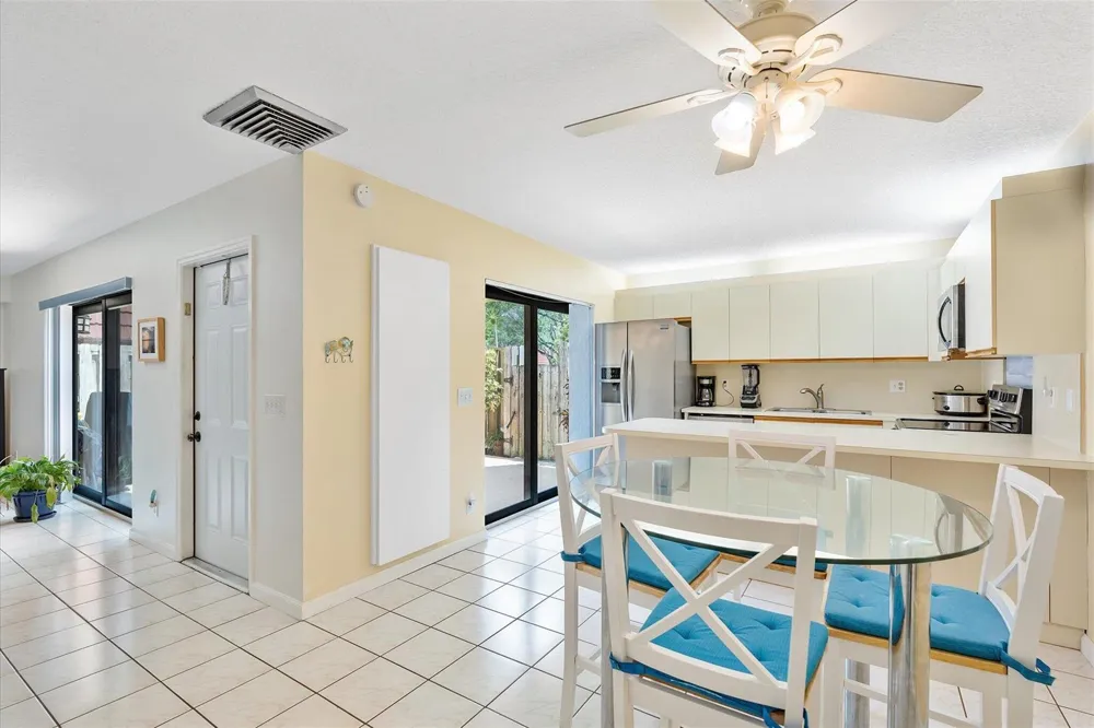 702 NW 98TH CIRCLE Plantation, FL 33324
