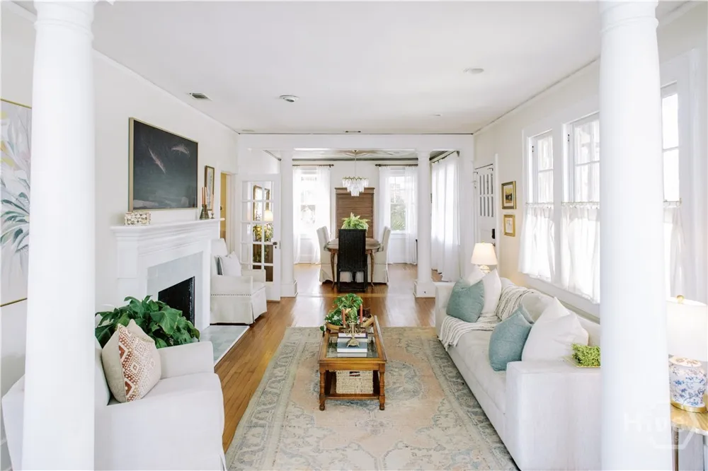211 E 51st Street Savannah, GA 31405