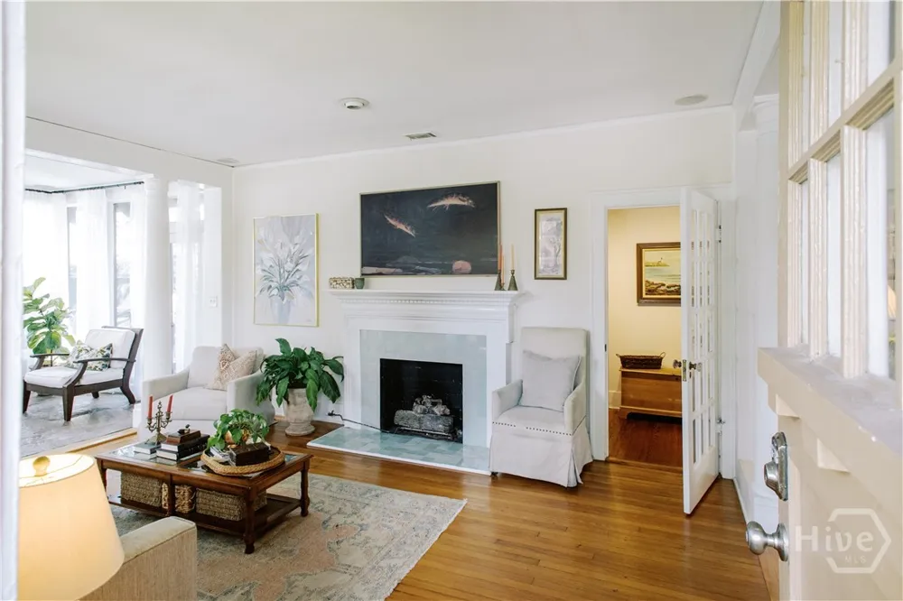 211 E 51st Street Savannah, GA 31405