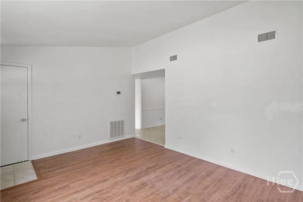 206 Van Nuys Boulevard Savannah, GA 31419