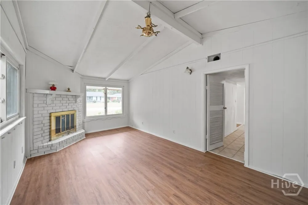 206 Van Nuys Boulevard Savannah, GA 31419