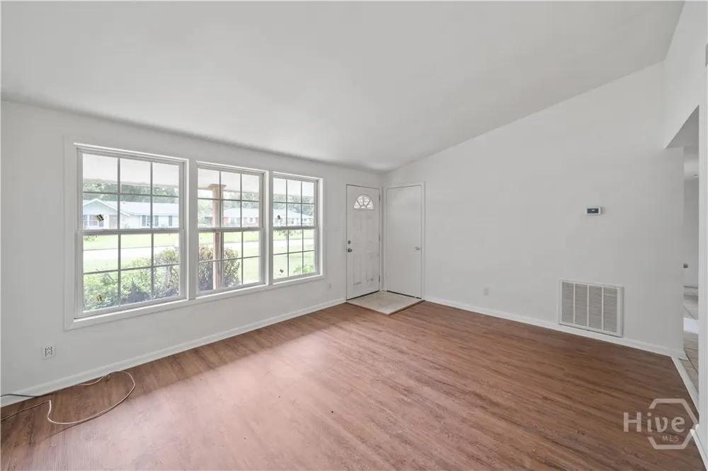 206 Van Nuys Boulevard Savannah, GA 31419
